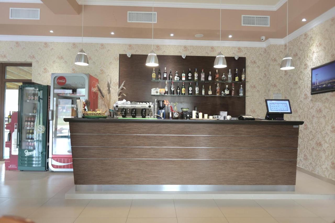 Pensiune Restaurant Liana Mehadia Екстер'єр фото