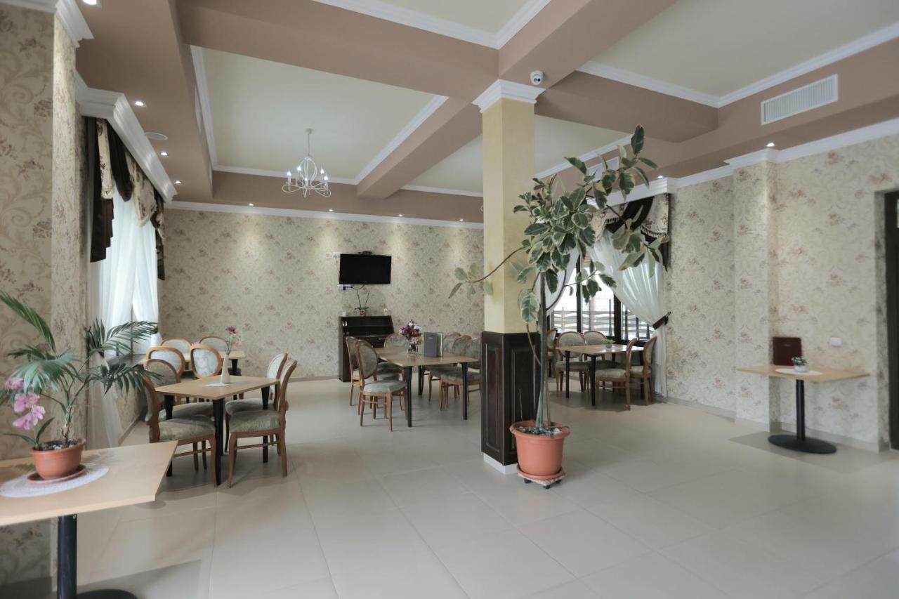Pensiune Restaurant Liana Mehadia Екстер'єр фото